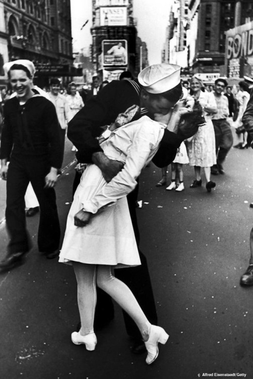 Alfred Eisenstaedt Times Square kiss
